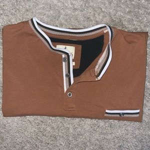 SCOTT JAMES - 3 button fitted Tee - Men's L